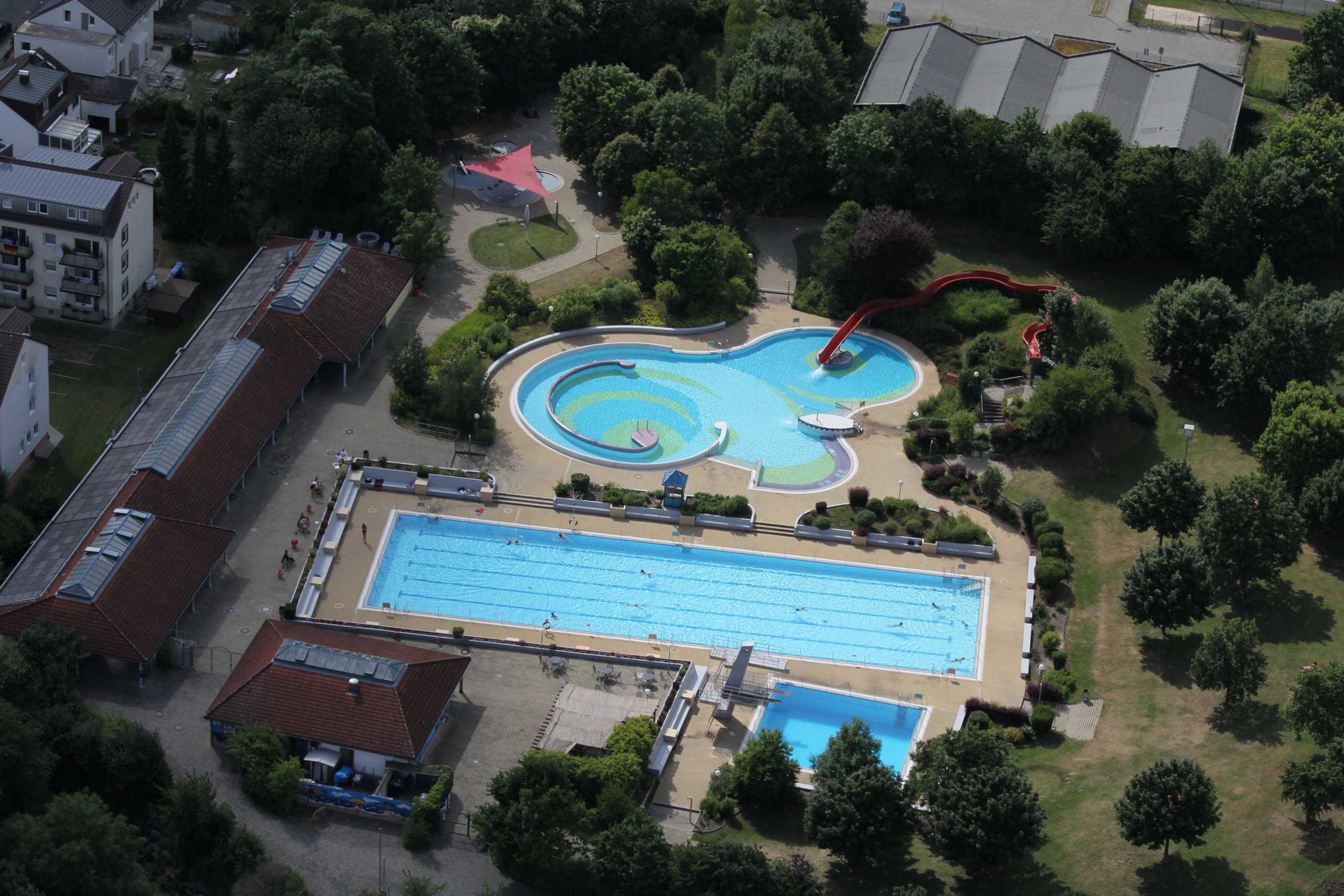 Freibad Friedrichsdorf von oben  