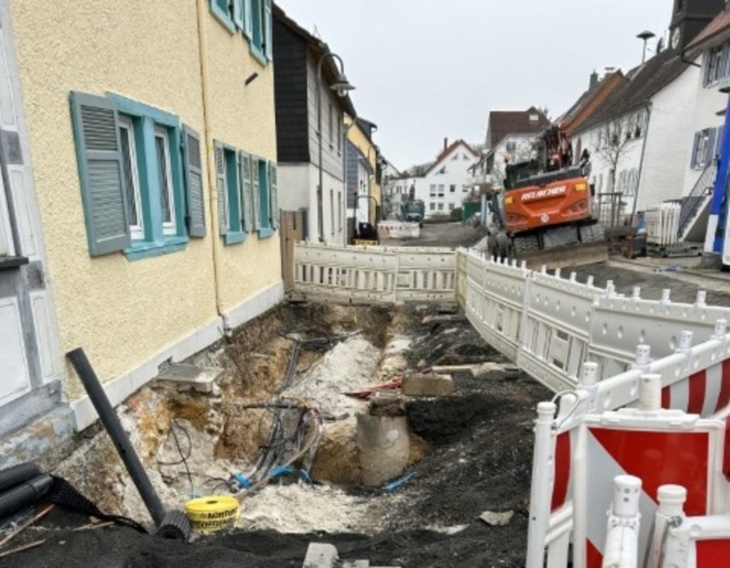 Eine Vielzahl an Leitungen muss in der Dillinger Straße verlegt werden.