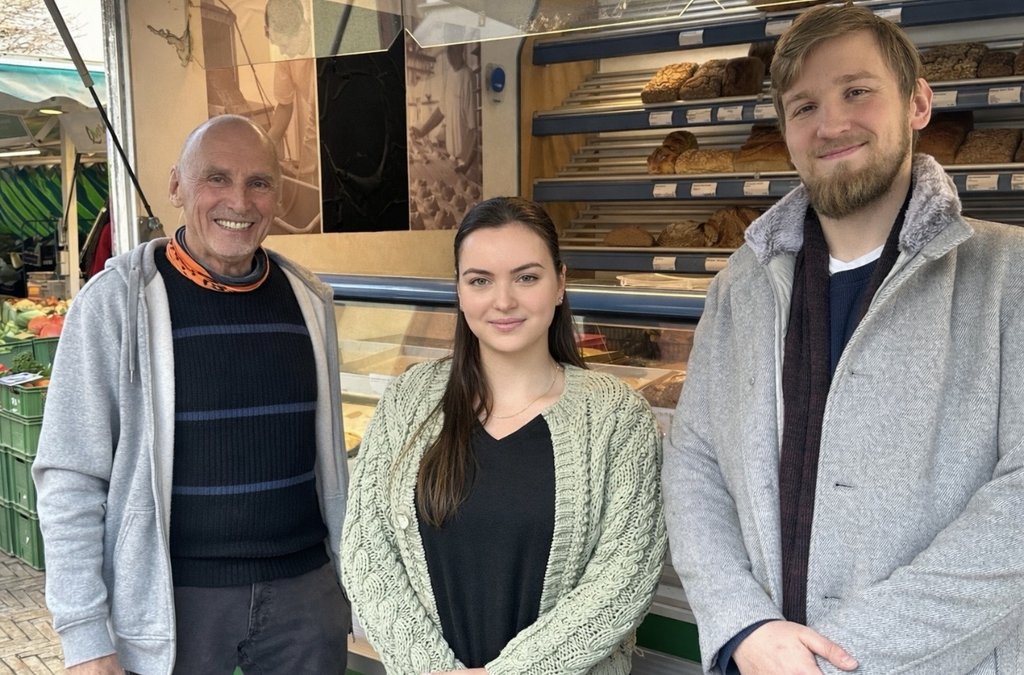 Leonhard Heinz (links) mit seinem Sohn (rechts), Pia Kitzel (mitte)