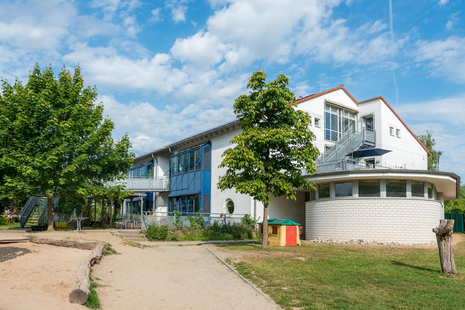 Auf der Darstellung ist die Kinderburg Holzhausen zu sehen.