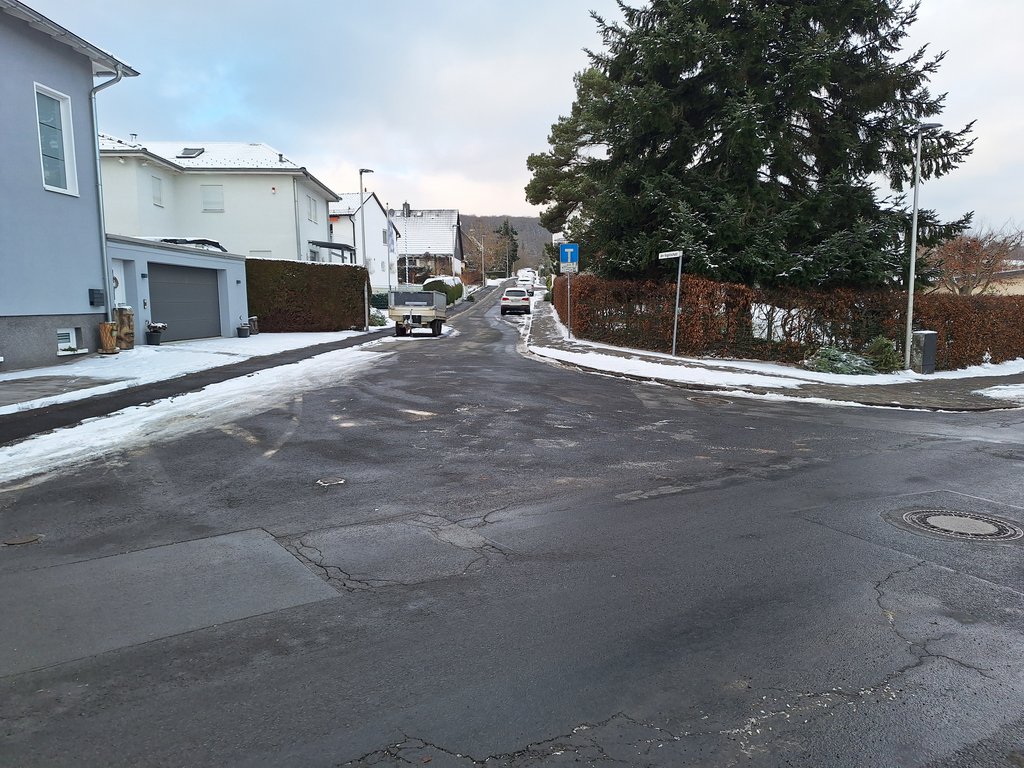 Die Straße Am Vogelschutz zeigt aus Blickrichtung Alte Grenzstraße
