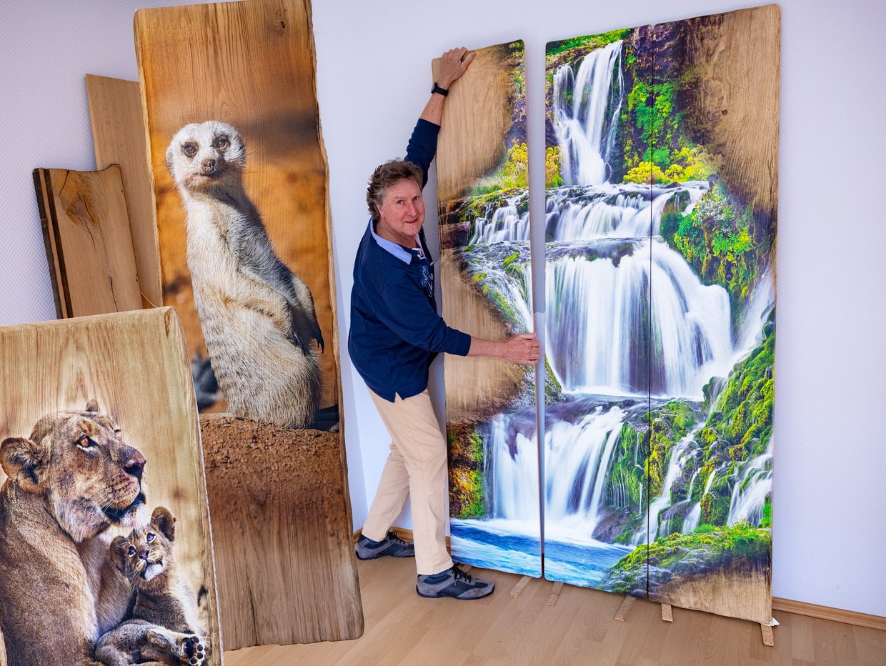 Fotos auf Holz: Reiner Harscher in seiner Galerie
