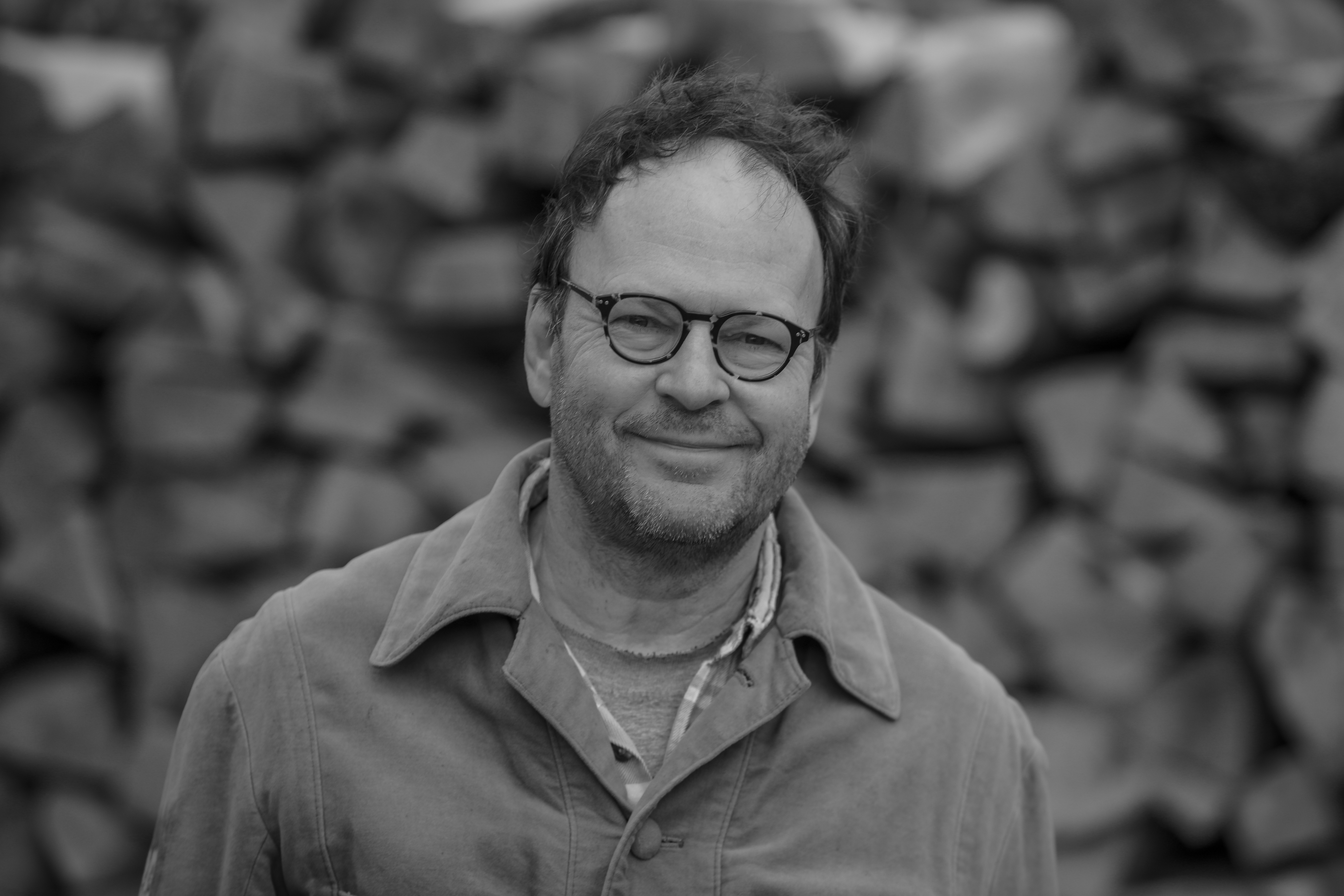 Auf dem schwarz-weiß Foto ist Olaf Velte zu sehen.